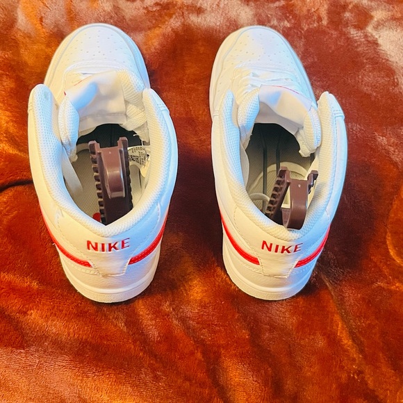 Nike Court Vision, Size 8 US - Picture 6 of 7